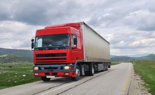 鐵飯碗更鐵了 五類事業單位人員可直接轉為公務員